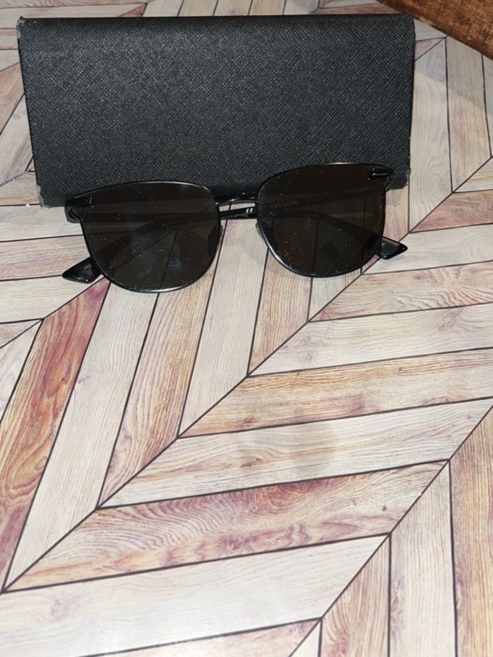 Le Specs luxe Pharaoh Round cat eye  Sunglasses Black with mirrored Lenses